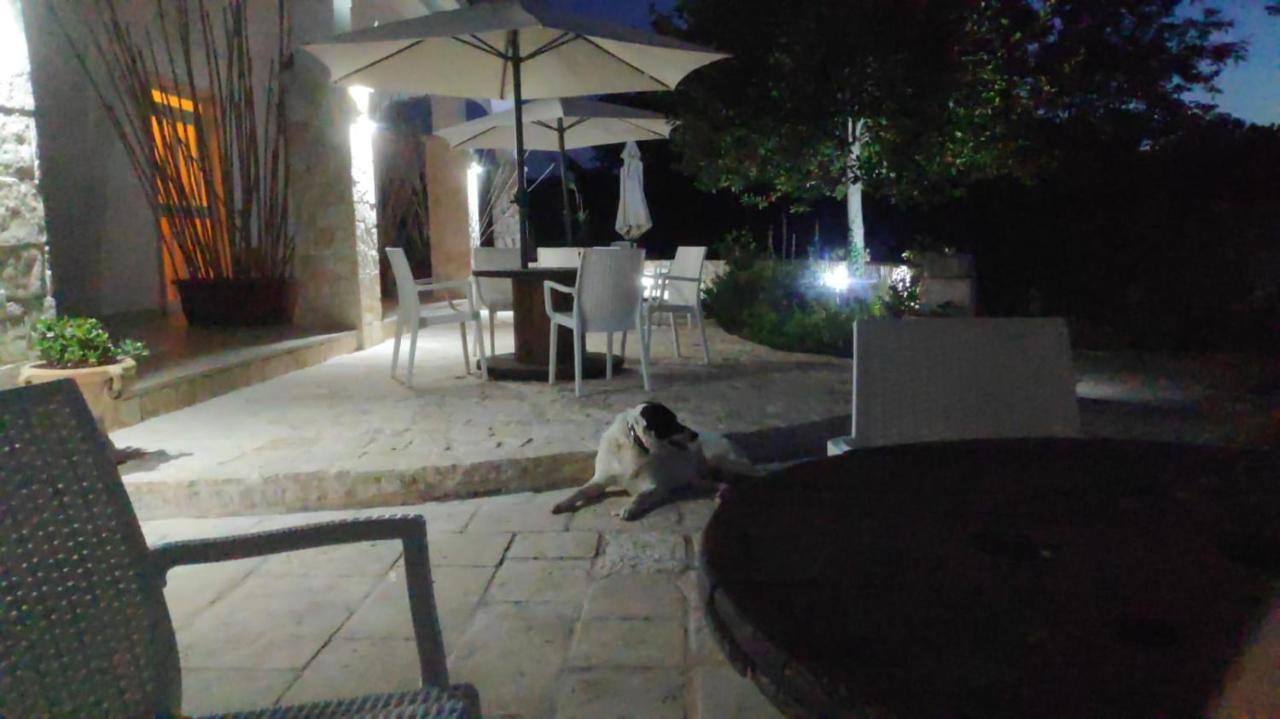 Le Corti Del Casale Bed and Breakfast Alberobello Exteriör bild